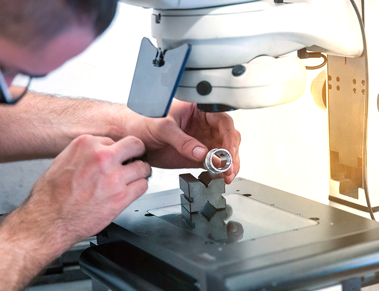 Quality control in mechanical turning: diversified process by processing and material